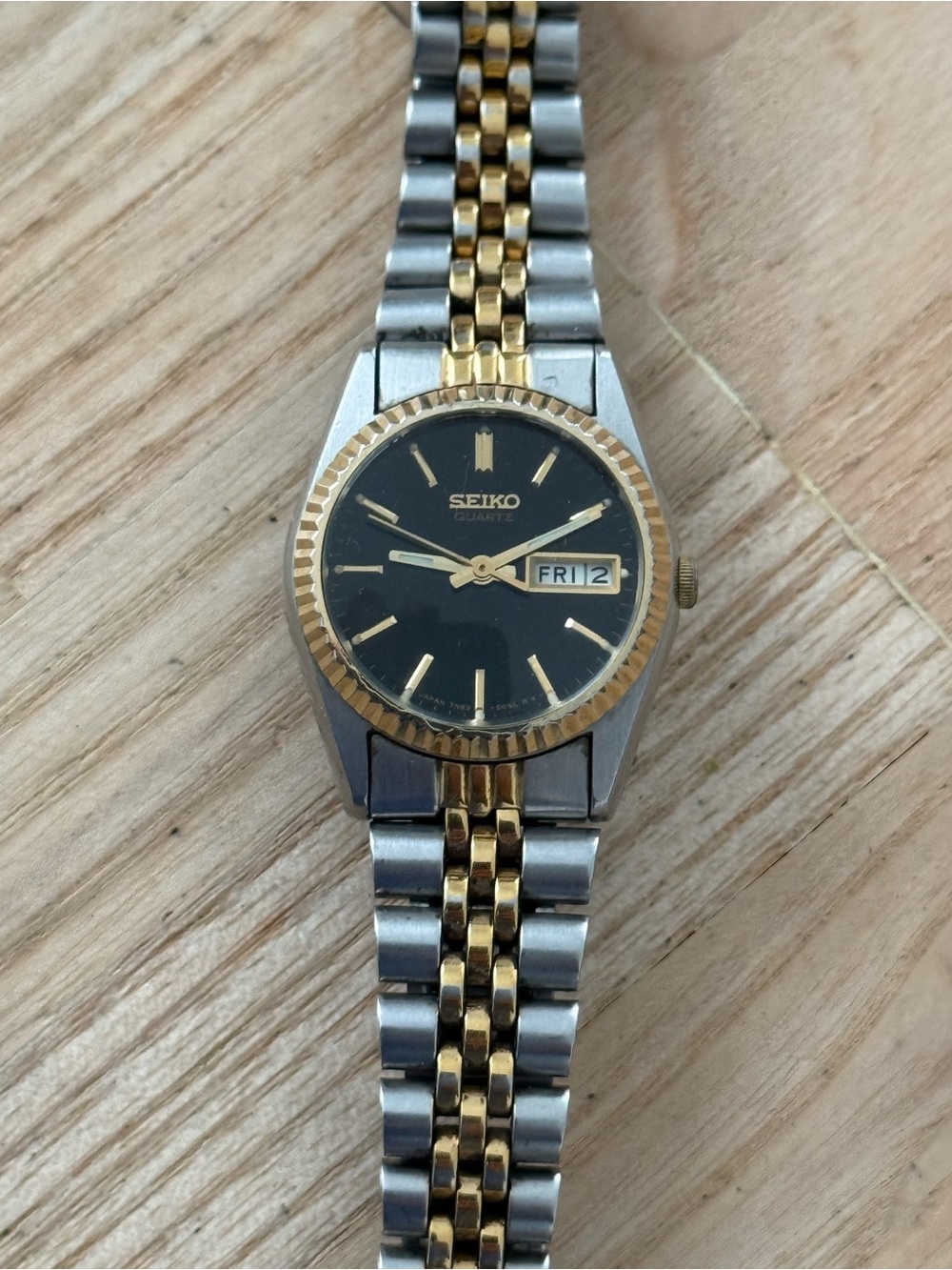 Seiko Presidential Vintage Ladies Watch Black Dial Two-Tone Bracelet Case Date - Picture 2 of 13
